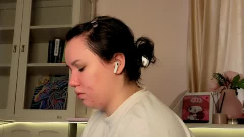 Alisia online show from March 28, 8:03 am