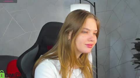 Snapshot of alisia_martin chatting on February 24, 1:47 am Alisia online show from February 24, 1:47 am