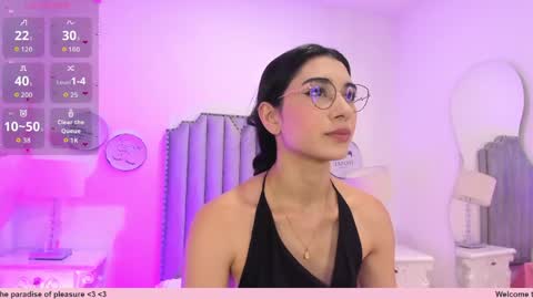 Snapshot of alison_carde05 chatting on May 5, 7:00 pm Alison online show from May 5, 7:00 pm