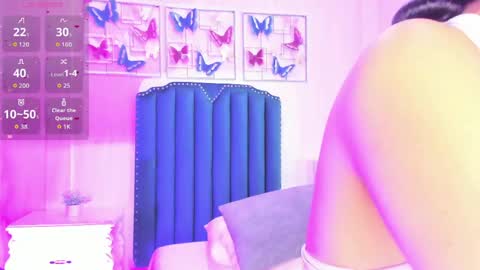 Snapshot of alison_carde05 chatting on May 19, 6:58 pm Alison online show from May 19, 6:58 pm