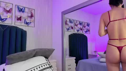 Snapshot of alison_carde05 chatting on June 18, 6:56 pm Alison online show from June 18, 6:56 pm