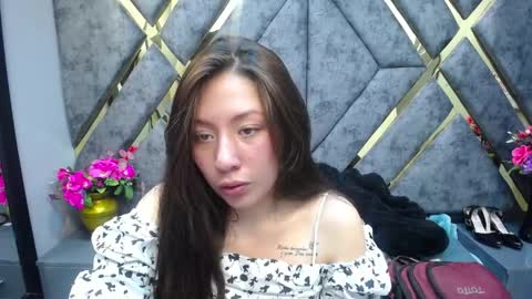 Snapshot of alison_maiker chatting on April 22, 3:20 am Alison Meiker online show from April 22, 3:20 am