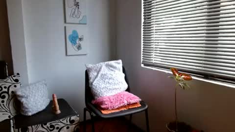 Snapshot of alisonturbay chatting on June 2, 12:40 pm Alisonturbay online show from June 2, 12:40 pm