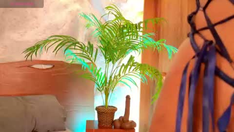 Snapshot of alisoon_moon chatting on June 24, 10:53 pm Alison Moon online show from June 24, 10:53 pm