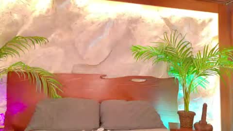 Snapshot of alisoon_moon chatting on July 22, 10:23 pm Alison Moon online show from July 22, 10:23 pm