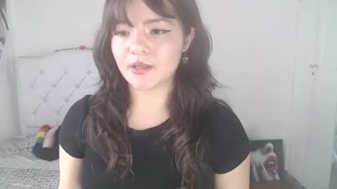 Snapshot of alissa_morrison chatting on May 13, 6:27 pm alissa_morrison online show from May 13, 6:27 pm