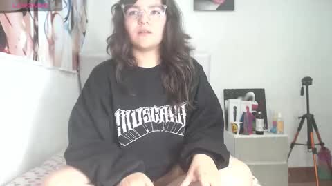 Snapshot of alissa_morrison chatting on June 5, 6:52 am alissa_morrison online show from June 5, 6:52 am