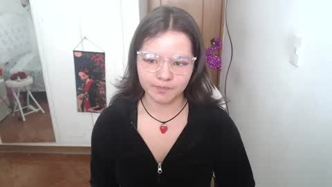 Snapshot of alissa_morrison chatting on July 7, 6:45 pm alissa_morrison online show from July 7, 6:45 pm