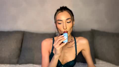 Snapshot of alissadreams chatting on June 10, 2:27 pm Alissa online show from June 10, 2:27 pm