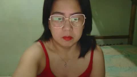 alissalove18 online show from April 13, 9:09 pm