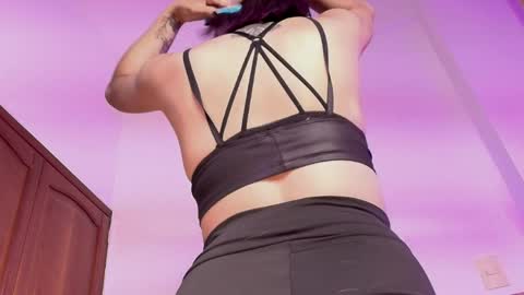 AlissaNix online show from April 1, 1:39 am