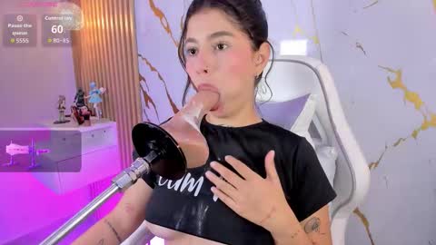 Snapshot of alissaowens_ chatting on November 11, 5:24 pm Alissa owens online show from November 11, 5:24 pm