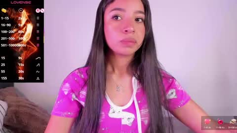 Snapshot of alissarose_1 chatting on April 3, 1:03 am alissarose_1 online show from April 3, 1:03 am
