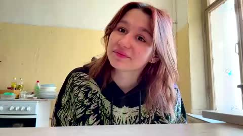 Snapshot of alissashene chatting on May 25, 10:10 am Eva online show from May 25, 10:10 am