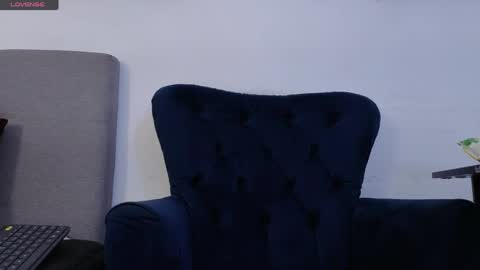 alisson0002 online show from April 4, 8:28 pm