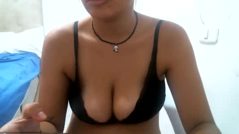 Snapshot of alisson_2508 chatting on May 21, 6:26 pm alison online show from May 21, 6:26 pm