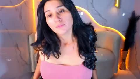 Snapshot of alisson_tx_ chatting on April 28, 8:25 pm alisson_tx_ online show from April 28, 8:25 pm