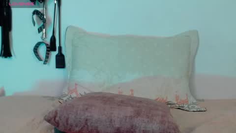 Alisson Beckett online show from February 12, 10:37 pm