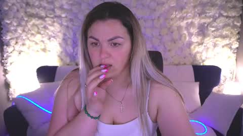 alissyagrayy online show from May 11, 2:45 pm