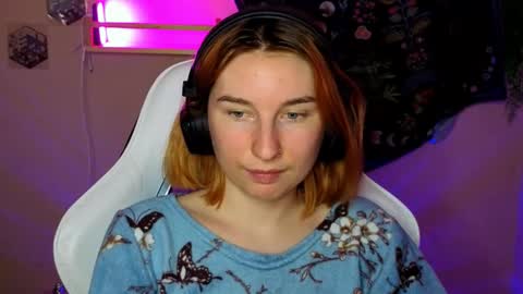 Snapshot of alisun_ chatting on September 19, 9:04 pm A L I C E online show from September 19, 9:04 pm