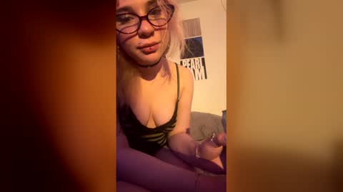 alisyngetslost online show from February 22, 11:31 am