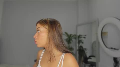 Snapshot of alix_18 chatting on September 19, 11:11 am alix_18 online show from September 19, 11:11 am