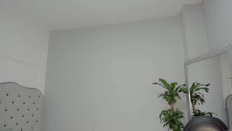 Snapshot of alix_18 chatting on September 25, 11:25 am alix_18 online show from September 25, 11:25 am