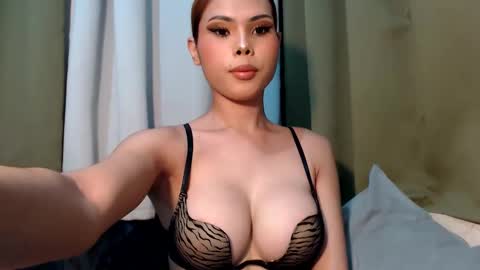 Snapshot of aliyah_bucks chatting on May 24, 7:02 am hello your lovely ALIYAH online show from May 24, 7:02 am
