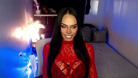 Snapshot of aliyahdeluxx chatting on May 10, 6:40 am aliyah online show from May 10, 6:40 am