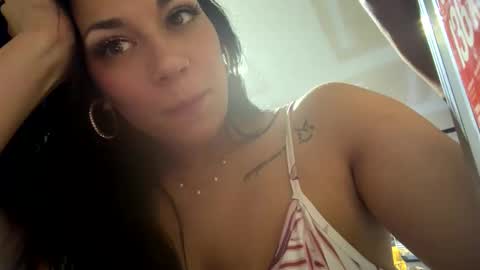 Snapshot of alizzz96 chatting on April 11, 12:37 am Alizzz96 online show from April 11, 12:37 am