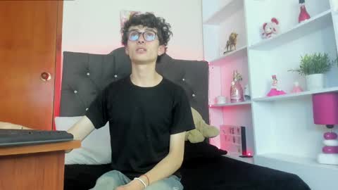 Snapshot of all_cold_ chatting on February 10, 6:24 pm online show from February 10, 6:24 pm