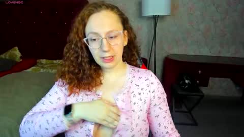 Snapshot of alla_dream chatting on February 22, 1:20 pm Alla online show from February 22, 1:20 pm