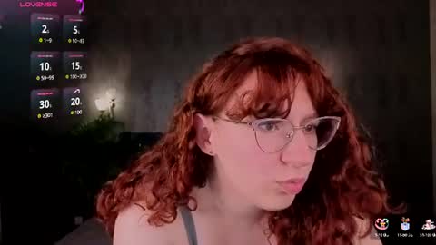 Snapshot of alla_dream chatting on June 26, 7:40 pm Alla online show from June 26, 7:40 pm