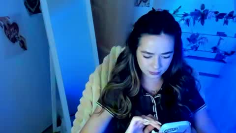 Snapshot of allana_dream chatting on June 23, 6:33 am Allana online show from June 23, 6:33 am