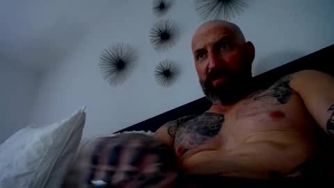 allaroundamazing13 online show from December 22, 11:57 pm