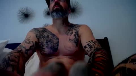 allaroundamazing13 online show from February 15, 10:17 pm