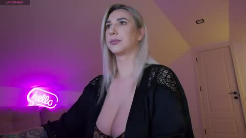 A day u didnt smile is a lost day online show from April 10, 4:28 am