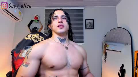 Snapshot of allen_rosse chatting on October 30, 2:13 am independent model 3 online show from October 30, 2:13 am