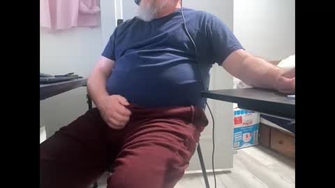 Allergictolove online show from March 11, 11:11 pm