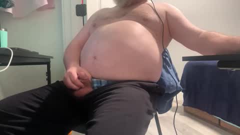 Allergictolove online show from April 18, 4:00 pm