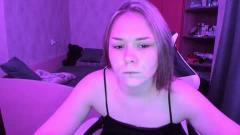 Snapshot of alli_zi chatting on October 26, 7:42 pm Blair online show from October 26, 7:42 pm