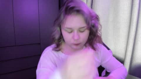 Snapshot of alli_zi chatting on December 16, 5:12 am Blair online show from December 16, 5:12 am