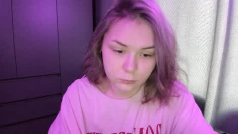 Snapshot of alli_zi chatting on December 18, 4:40 am Blair online show from December 18, 4:40 am