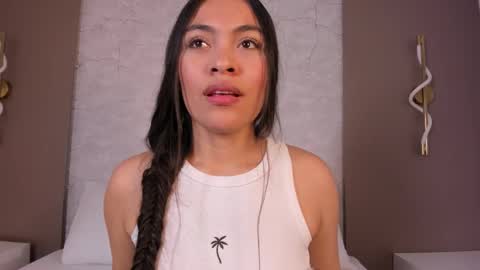 A L L I E online show from February 5, 2:38 am