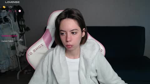 Snapshot of allie_hazie chatting on September 23, 12:46 am alice online show from September 23, 12:46 am