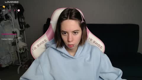 Snapshot of allie_hazie chatting on September 29, 10:47 pm alice online show from September 29, 10:47 pm