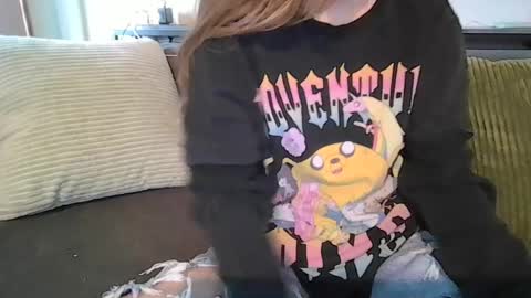 alliebearx online show from July 16, 6:47 pm