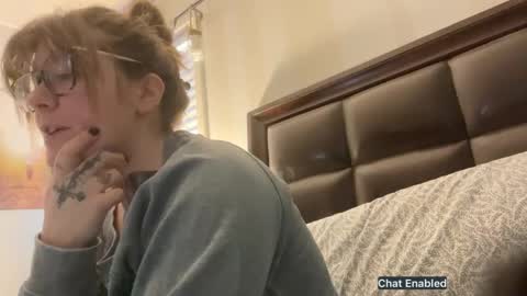 Snapshot of allieberrybb chatting on December 16, 2:16 pm bb online show from December 16, 2:16 pm