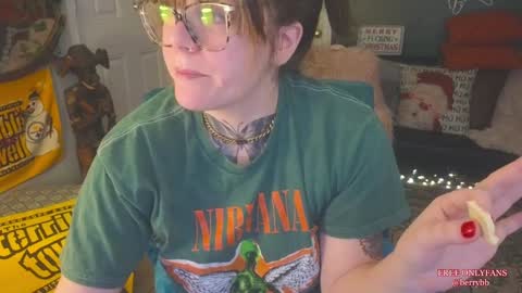 Snapshot of allieberrybb chatting on December 23, 3:18 am bb online show from December 23, 3:18 am