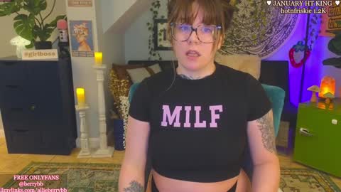 Snapshot of allieberrybb chatting on January 15, 3:29 pm bb online show from January 15, 3:29 pm